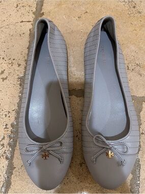 Tory Burch Light Gray Quilted Ballet Flats with Gold Logo